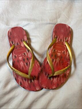 Havaianas Slim Gold-Strap Red Patterned Women's Flip Flops